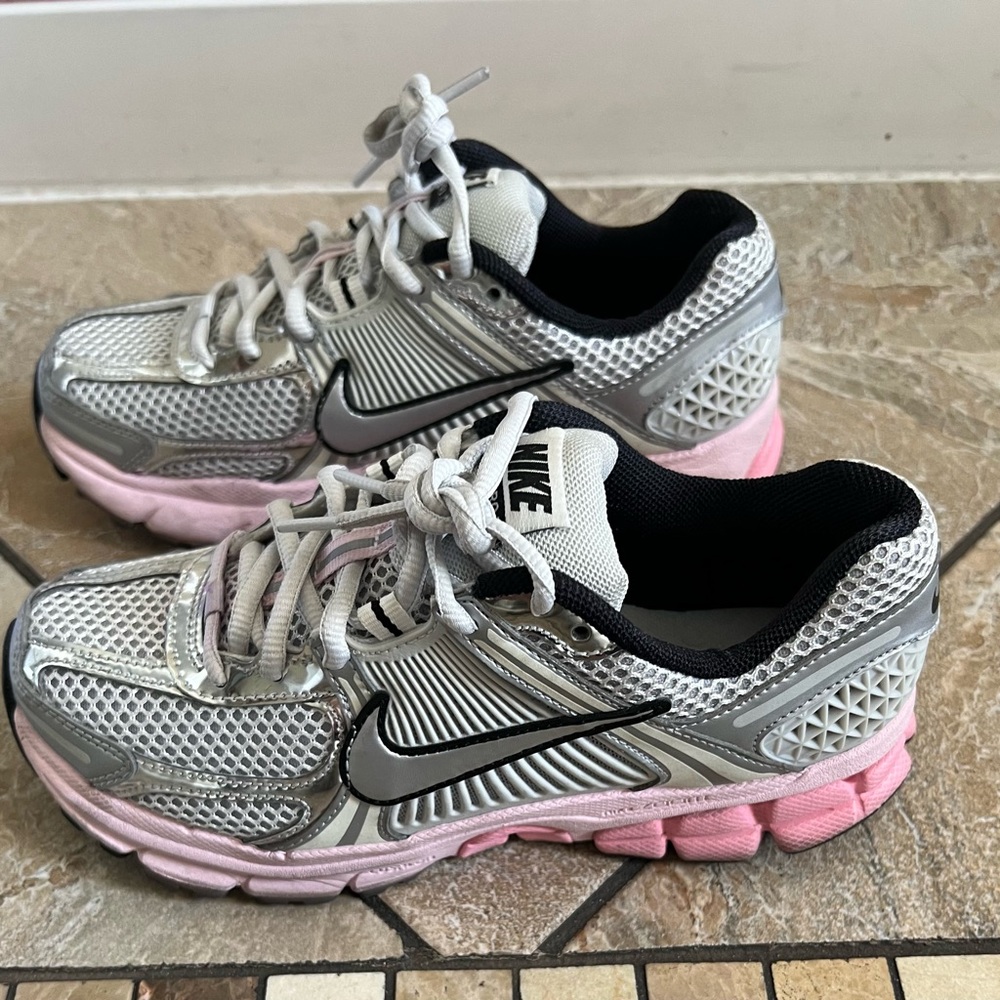 Nike Women’s Vomero 5
